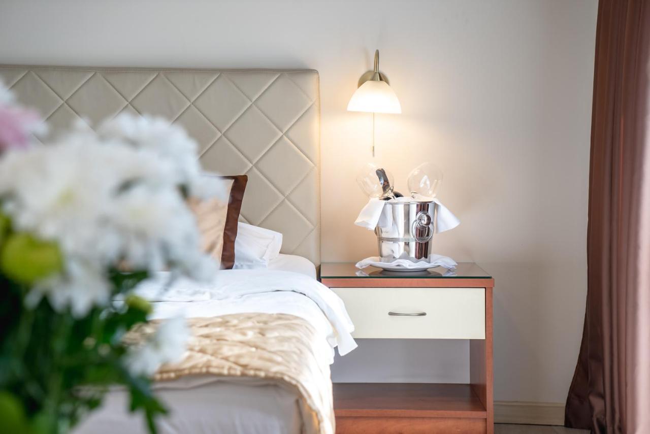 Hotel Novi Sad Bagian luar foto