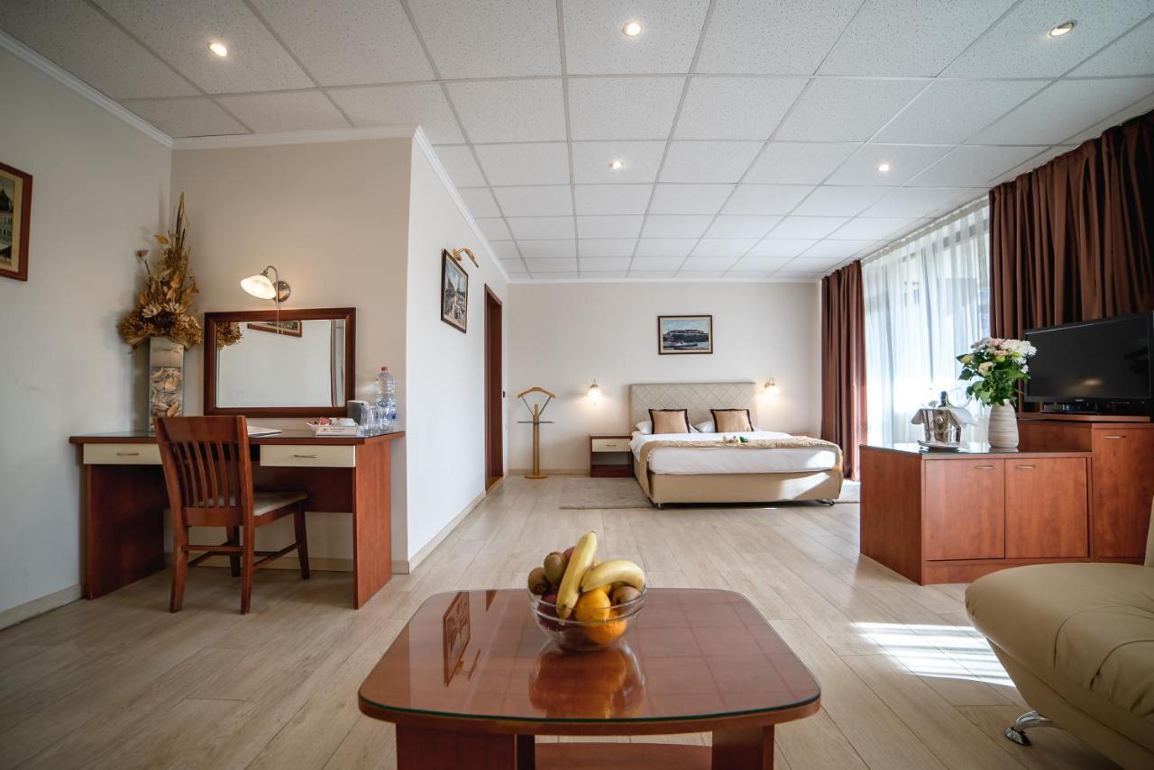 Hotel Novi Sad Bagian luar foto