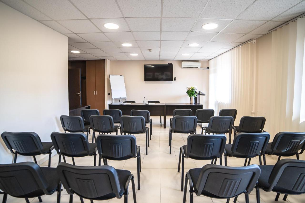 Hotel Novi Sad Bagian luar foto