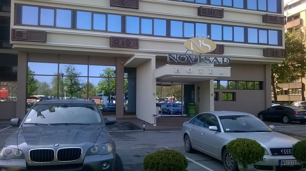 Hotel Novi Sad Bagian luar foto